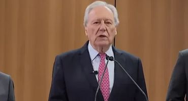 Coletiva com o ministro da justiça, diretor-geral da Polícia Federal e representante da Interpol no Brasil - (crédito: Reprodução/redes sociais)