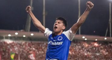 Zagueiro Villalba comemora primeiro gol do Cruzeiro contra o CRB, no Estádio Rei Pelé (Foto: Rafael Vieira/Cruzeiro)