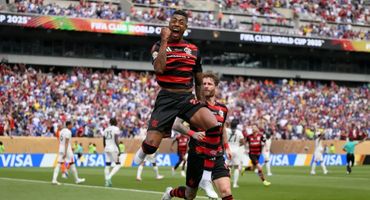 Bruno Henrique comemora gol do Flamengo contra o Chelsea (Foto: David Ramos / Getty Images North America / Getty Images via AFP)