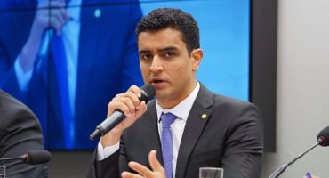 JHC quer disputar governo com apoio de Lula e dos adversários, segundo o colunista Lauro Jardim.jpg