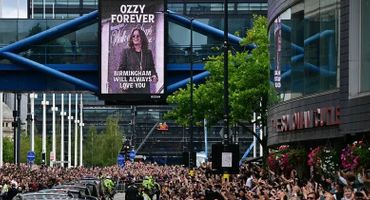 Milhares se despediram de Ozzy Osbourne em Birmingham  Foto: AFP