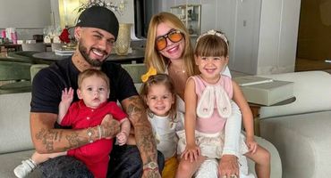Virginia Fonseca, Zé Felipe e os três filhos, Zé Leonardo, Maria Flor e Maria Alice — Foto: Reprodução/Instagram