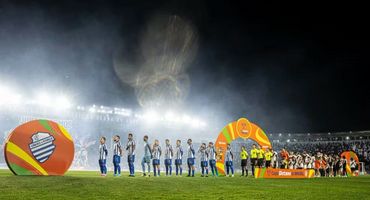 Jogadores do CSA postados no jogo contra o Vasco — Foto: Augusto Oliveira/ASCOM CSA
