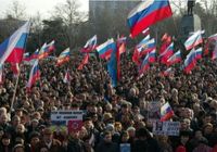 Em áreas ao leste do país, que apoiam a Rússia, cidadãos resistem em aceitar o novo governo em Kiev 