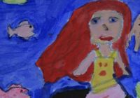 Traumatizadas pelas cenas de violência na guerra civil na Síria, crianças refugiadas no Líbano foram acolhidas por uma ONG. Elas produziram pinturas e esculturas sobre o conflito. Esta simboliza o desejo de uma menina de viver no fundo do mar, longe da gu