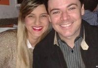 No dia 13 agosto, Fernanda Aguilar Coelho, esposa do deputado, postou foto do casal no Facebook para dar força ao marido